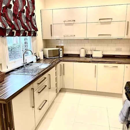 Minster House- Free Parking *