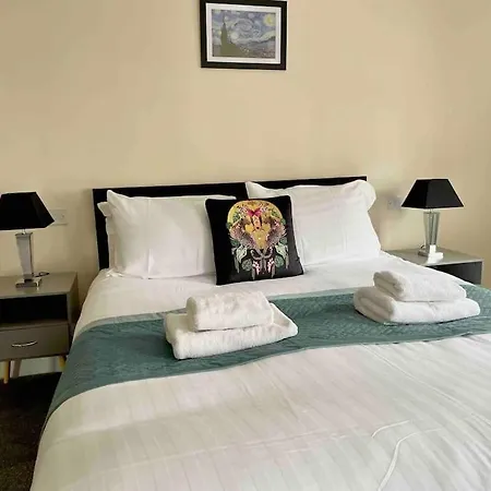 Dom wakacyjny Minster House- Free Parking *