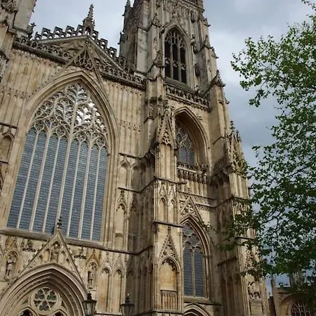 Сasa de vacaciones Minster House- Free Parking *