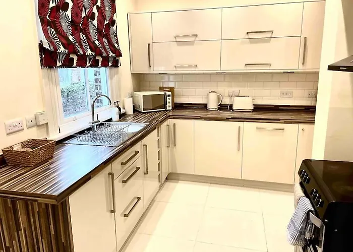 Minster House- Free Parking *