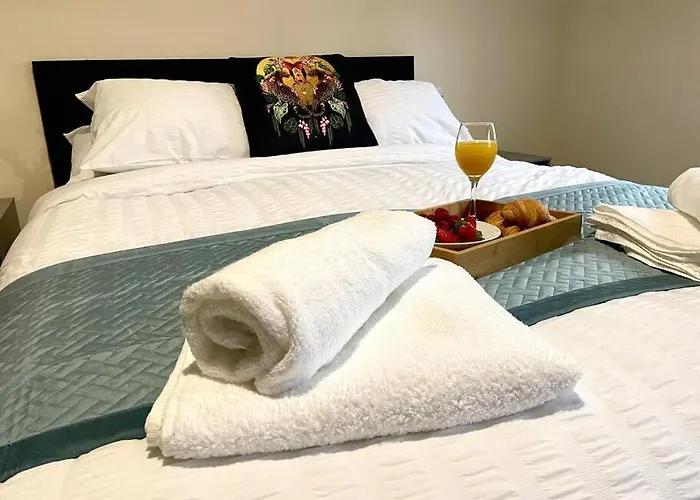 Minster House- Free Parking