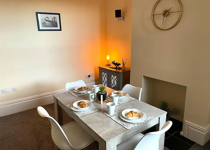 Minster House- Free Parking