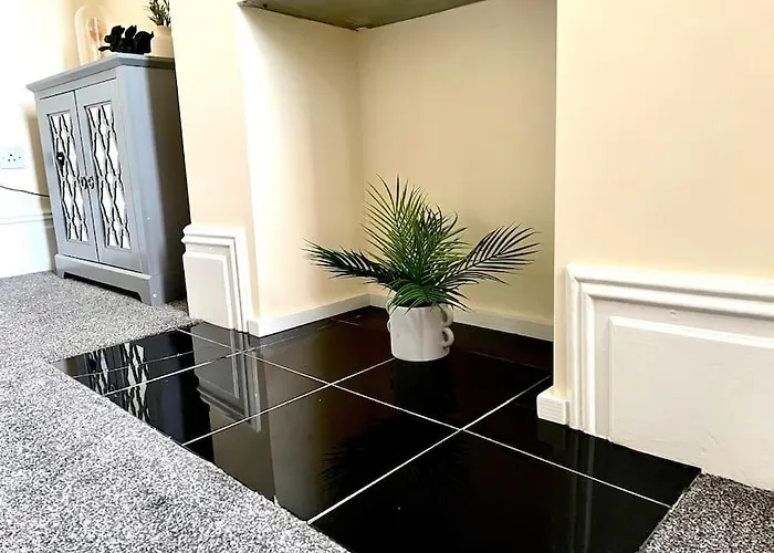 Minster House- Free Parking