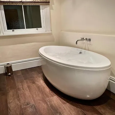 Minster House- Free Parking Holiday home York