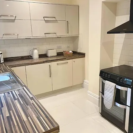 Minster House- Free Parking