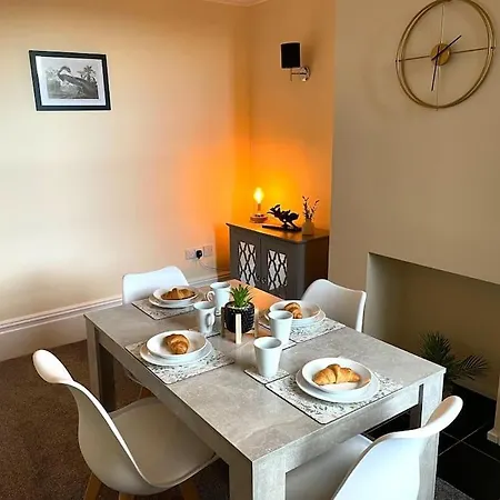 Minster House- Free Parking